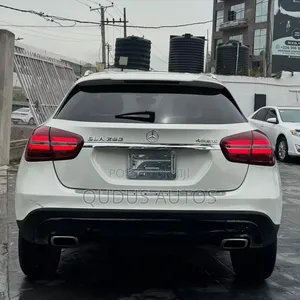 Mercedes-Benz GLA 250 2016 White