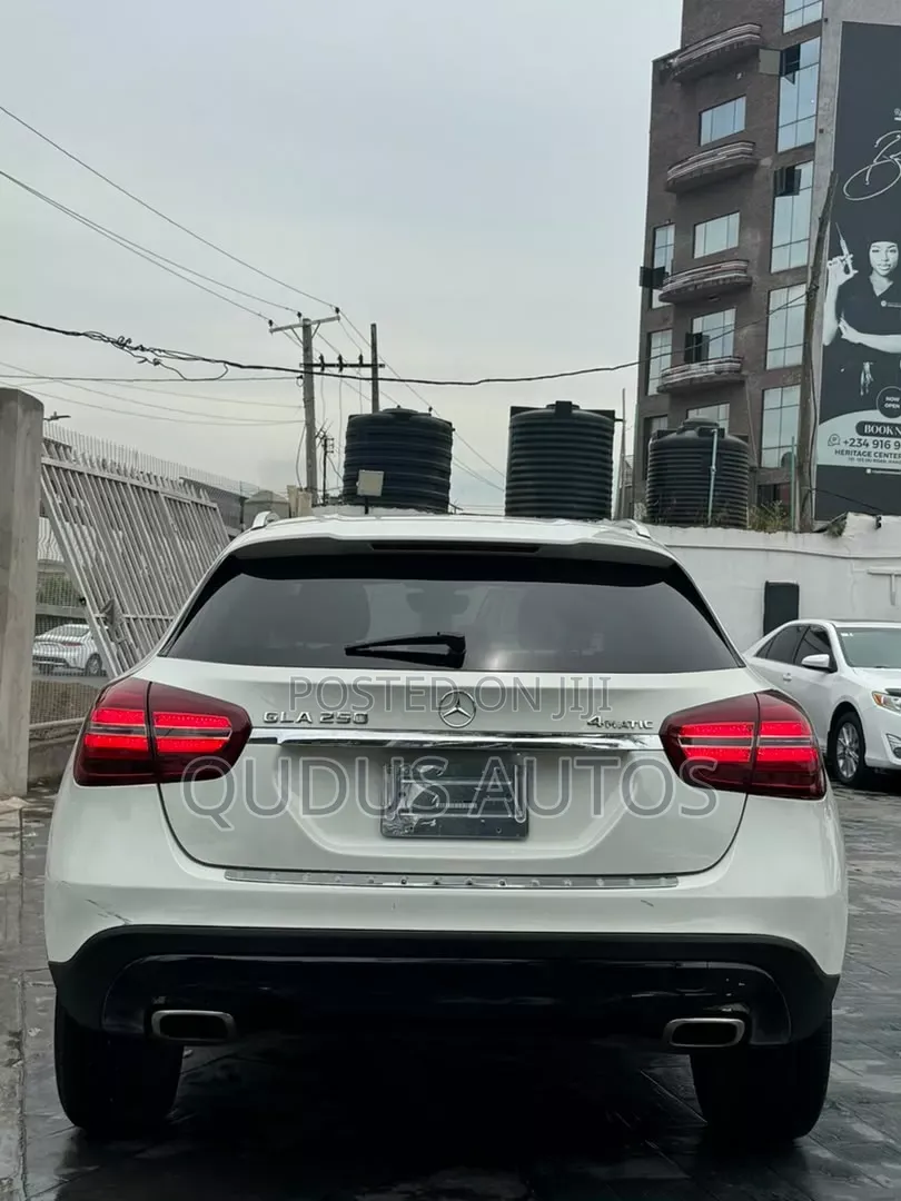 Mercedes-Benz GLA 250 2016 White