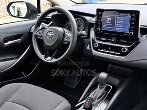 Toyota Corolla LE 2021 Blue