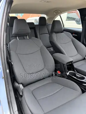 Toyota Corolla LE 2021 Blue