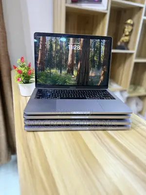 Laptop Apple MacBook Pro 2020 16GB Apple M1 SSHD (Hybrid) 1T