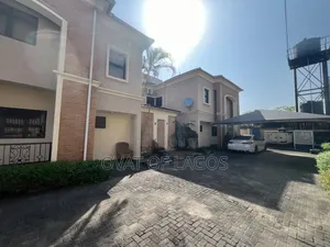3bdrm Duplex in Banana Island for rent