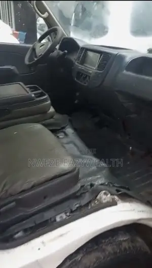 Nissan Caravan (Urvan) 2005 White