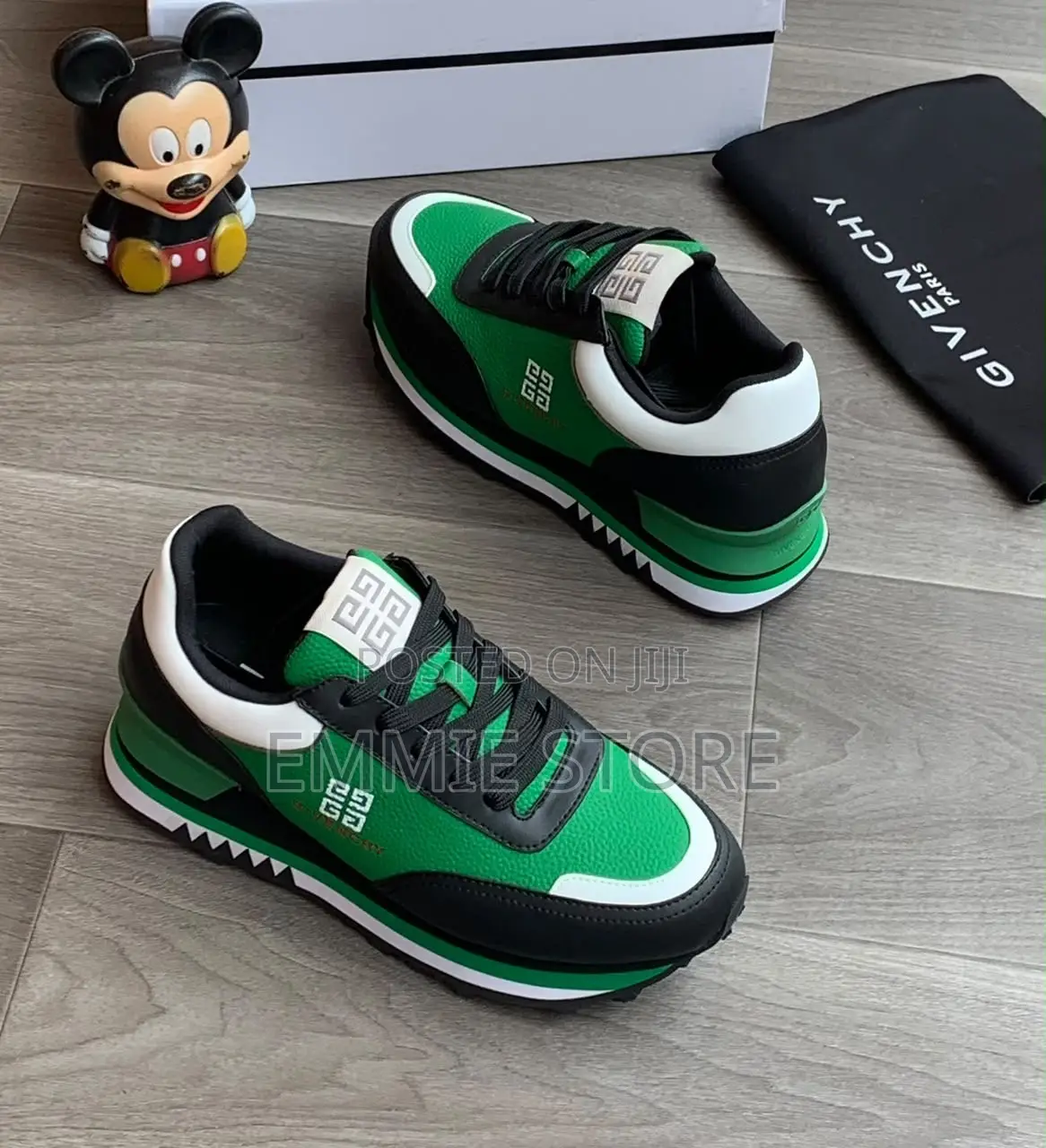 Givenchy Sneakers