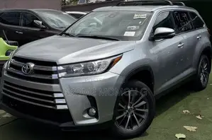 Toyota Highlander XLE 2019 Silver