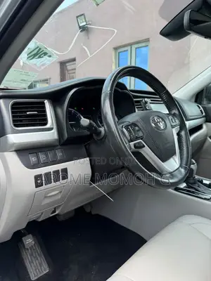 Toyota Highlander XLE 2019 Silver