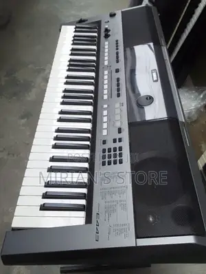 Yamaha Direct UK Used PSR-E443 Professional 61-Key Keyboard