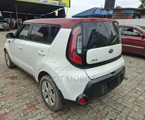 Kia Soul 4dr Wagon (1.6L 4cyl 6A) 2014 White