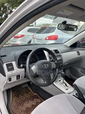 Toyota Corolla LE 4dr Sedan (1.8L 4cyl 4A) 2010 Silver
