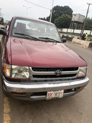 Toyota Tacoma Base 4x2 Regular Cab 103.3 in. WB 1998 Red