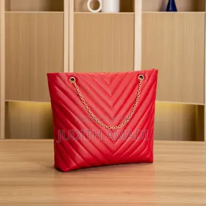 Quilted Tote Bag With Gold Chain | PH
