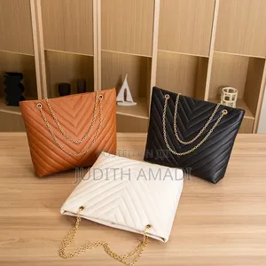 Quilted Tote Bag With Gold Chain | PH