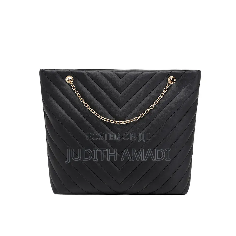 Quilted Tote Bag With Gold Chain | PH