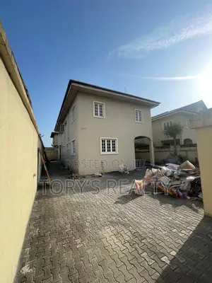 4bdrm Duplex in Lekki Phase 1 for rent