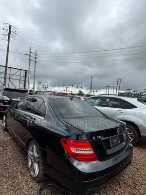 Mercedes-Benz C300 2012 Red