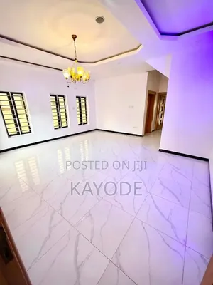 Mini Flat in Chevron for rent