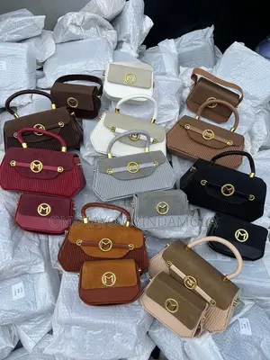Beautiful Burgundy 2-in-1 Handbag