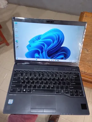 Laptop Fujitsu Lifebook U938 8GB Intel Core i5 SSD 256GB