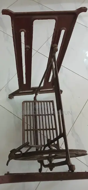 Manual Sewing Machine
