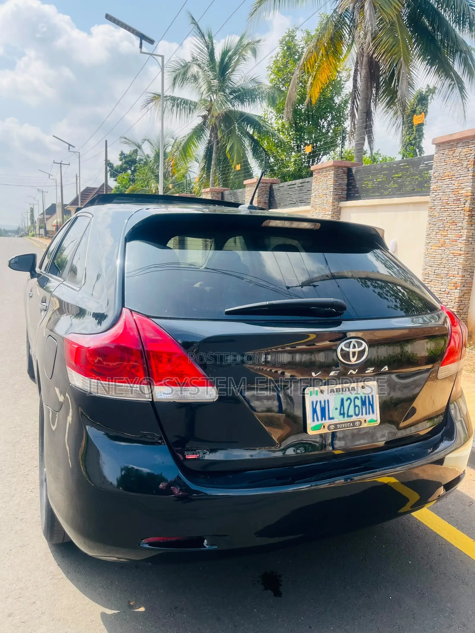 Toyota Venza XLE 2010 Black