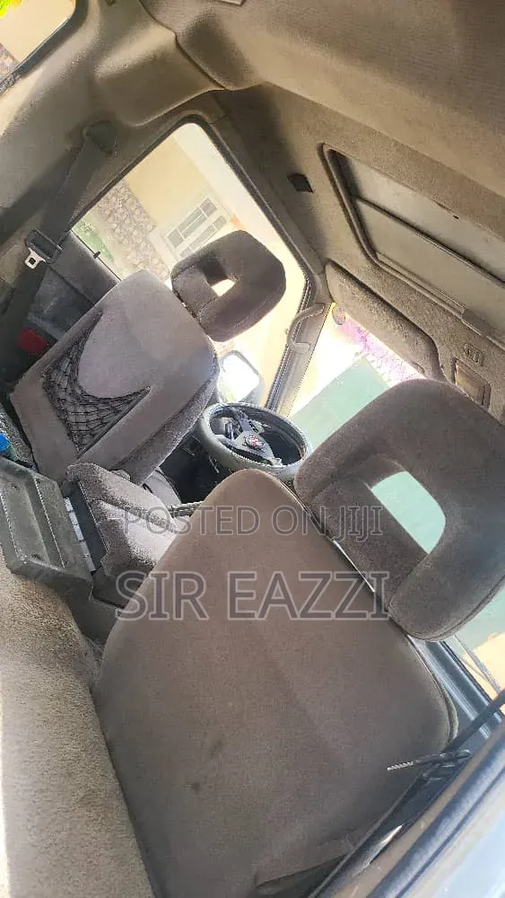 Mitsubishi L300 2006 Blue