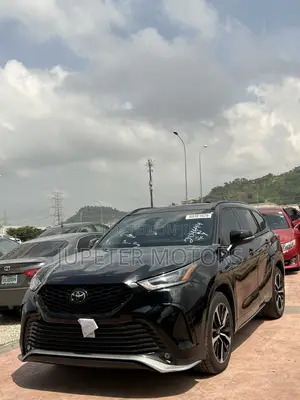 Toyota Highlander XSE 2022 Black