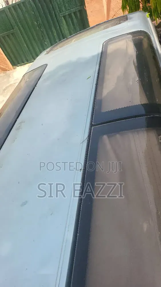 Mitsubishi L300 2006 Blue