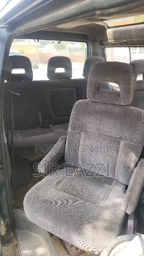 Mitsubishi L300 2006 Blue