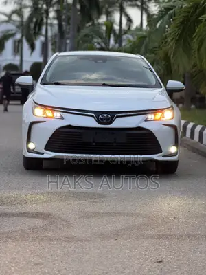Toyota Corolla 2020 White
