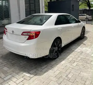 Toyota Camry LE 4dr Sedan (2.5L 4cyl 6A) 2013 White