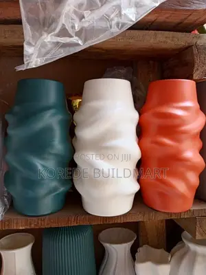 Elegant Ceramic Flower Vase for Home Decor