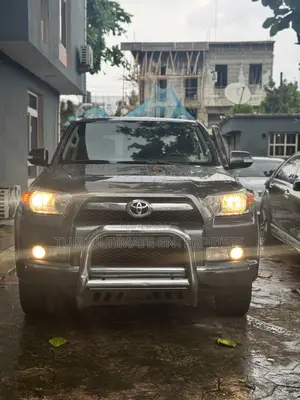 Toyota 4-Runner Limited 4WD 2011 Gray
