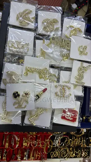 BROOCHES (Fashion Accessories) by Veev