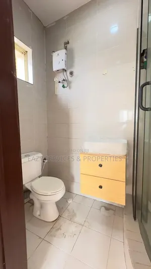 Mini Flat in Gated And Secured, Osapa london for rent
