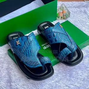 Men’s Luxury Blue Crocodile-Pattern Toe-Post Sandals With Black Sole