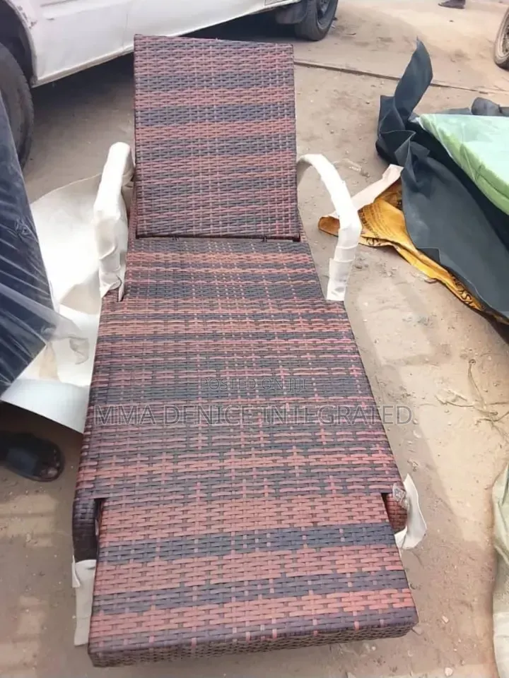Title: Outdoor Wicker Sun Lounger With Adjustable Backrest