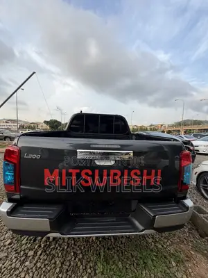New Mitsubishi L200 2023 Gray