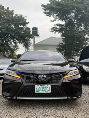 Toyota Camry XLE V6 FWD (3.5L 6cyl 8AM) 2018 Black