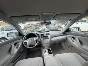Toyota Camry LE 4dr Sedan (2.5L 4cyl 6AM) 2010 Gray