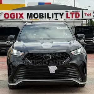 Toyota Highlander XSE 2022 Black