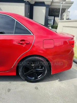 Toyota Camry SE 4dr Sedan (2.5L 4cyl 6A) 2013 Red