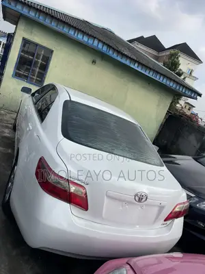 Toyota Camry 2009 White