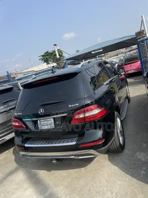 Mercedes-Benz M Class ML350 4MATIC 4dr SUV AWD (3.5L 6cyl 7A) 2014
