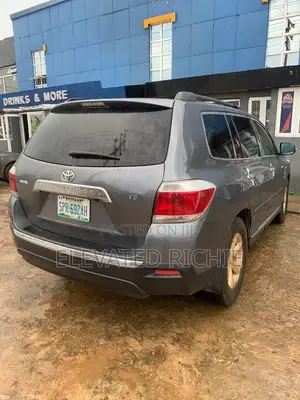 Toyota Highlander Limited 2011 Gray