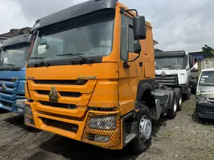 Foreign Used Howo Tractor Head Truck 371hp.