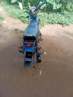 Bajaj Boxer 100 2022 Red