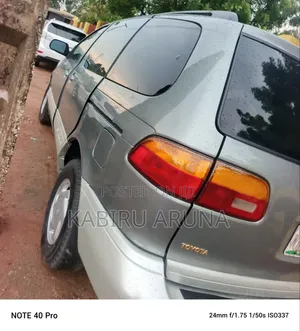 Toyota Sienna 1999 Green