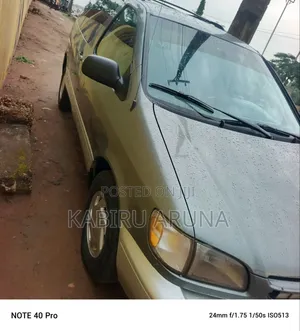 Toyota Sienna 1999 Green