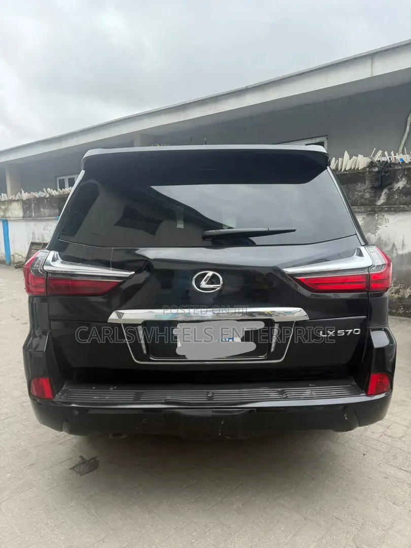 Lexus LX 2016 Black