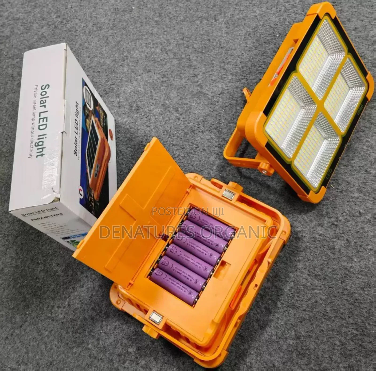 Portable Solar LED Work Light (6-Battery Capacity)